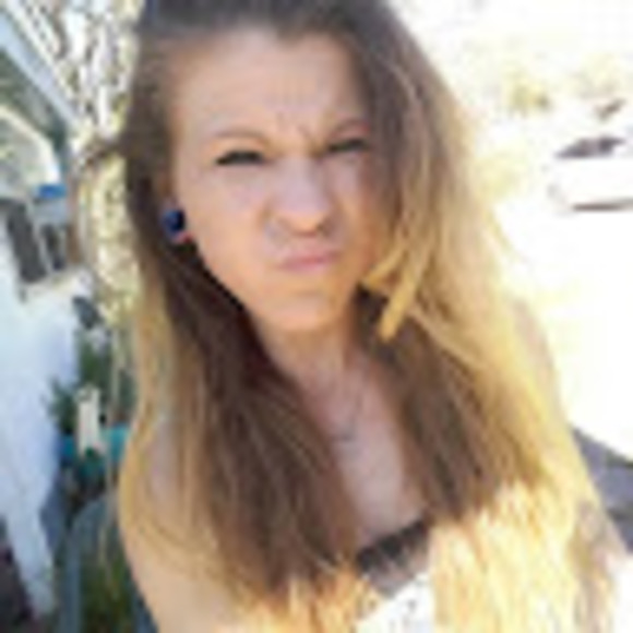 Meet your Posher, Jessica - Picture 1 of 1